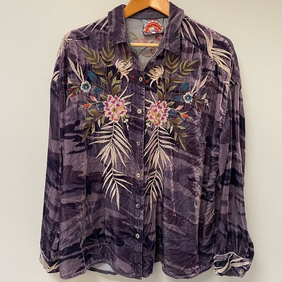 Johnny Was Tops - Johnny Was Velvet Embroidered Top Blouse size Small